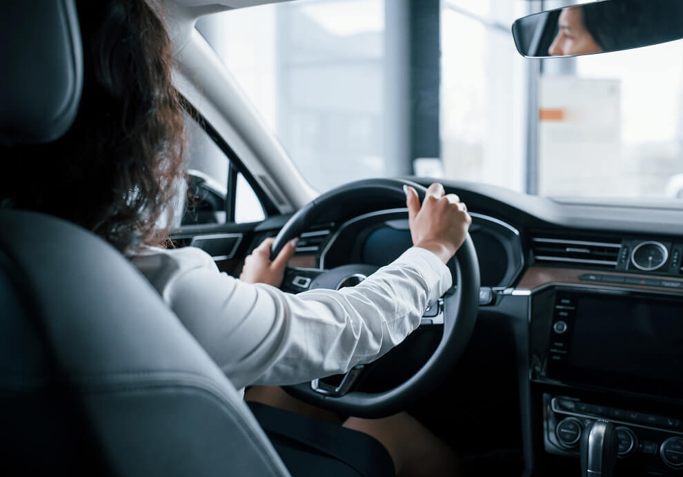 2Which is the 200,000-yuan-level three-box car, the Honda Accord or the BYD Han?